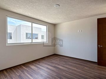 Residencia nueva a una cuadra de Av. Tecnológico en Metepec