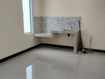 Rumah baruu Medokan rungkut 675 jt negooo