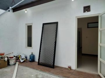 Rumah baruu Medokan rungkut 675 jt negooo