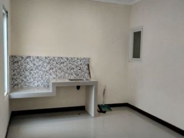 Rumah baruu Medokan rungkut 675 jt negooo