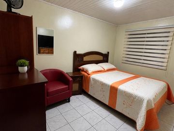 Casa en venta de 2 dorm. AMPLIO TERRENO EN GALILEA MALL TALC