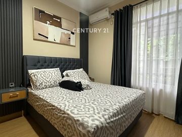 Dijual Rumah Cantik Furnished Harga Menarik Di  Bintaro Sektor 4