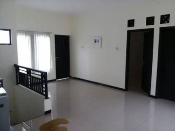 Rumah 2 Lantai Siap Huni Perum YKP Rungkut Surabaya