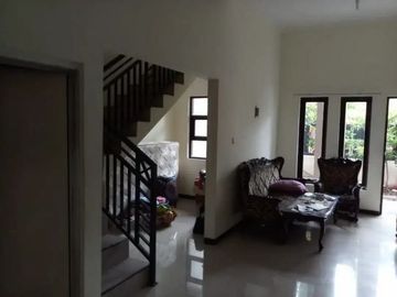 Rumah 2 Lantai Siap Huni Perum YKP Rungkut Surabaya