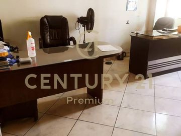 ALQUILO AMPLLIAS OFICINAS AV.LOS PLATINOS LOS OLIVOS 210 m2