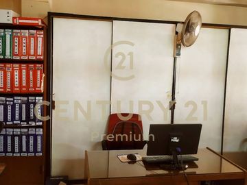 ALQUILO AMPLLIAS OFICINAS AV.LOS PLATINOS LOS OLIVOS 210 m2