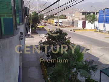 ALQUILO AMPLLIAS OFICINAS AV.LOS PLATINOS LOS OLIVOS 210 m2