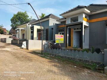 Rumah selangkah ke keramaian lokasi belakang pasar Ace Mijen Semarang Barat