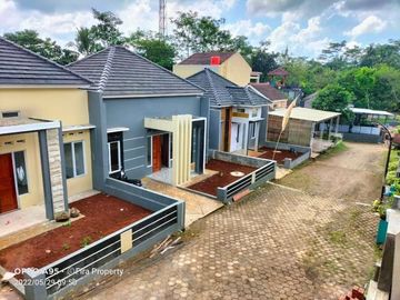 Rumah selangkah ke keramaian lokasi belakang pasar Ace Mijen Semarang Barat