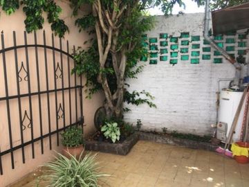 Castelar Norte  Amplio duplex   Apto credito