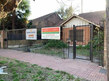 INTERESANTE CHALET EN ZONA RESIDENCIAL