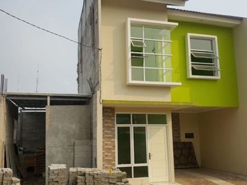 Rumah 2 lantai Tangerang 5 menit ke stasiun KRL Paris