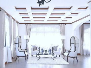 349sqm House with 1,172sqm Lot in Portofino Heights Alabang