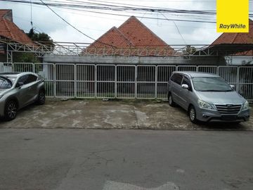 Disewakan Rumah Usaha Pusat Kota di Jalan Flores, Surabaya