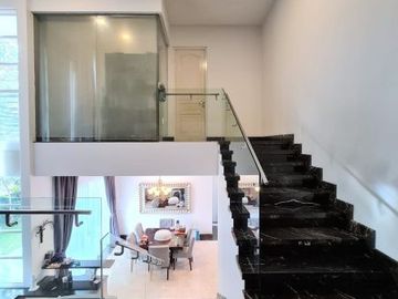 DIJUAL RUMAH MODERN di Jl PERMATA HIJAU, KEBAYORAN LAMA, JAKSEL