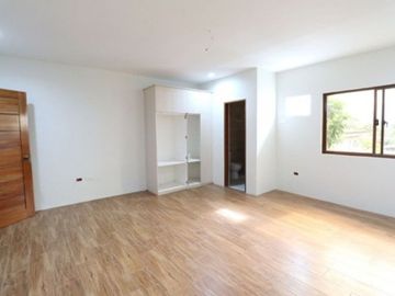 4 BR House in Teachers Villg for sale at 21.8M PH2041