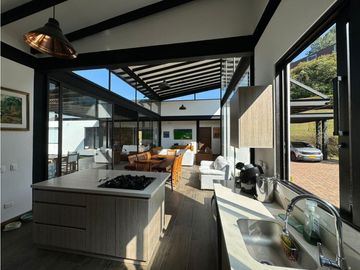 HERMOSA CASA FINCA EL RETIRO EN UNIDAD CERRADA EXCELENTE UBICACION