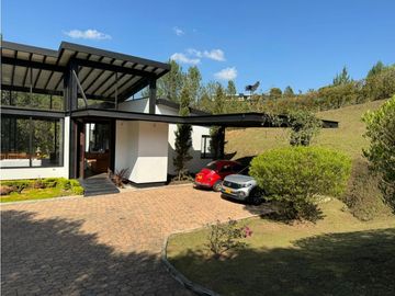 HERMOSA CASA FINCA EL RETIRO EN UNIDAD CERRADA EXCELENTE UBICACION