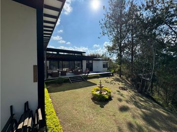 HERMOSA CASA FINCA EL RETIRO EN UNIDAD CERRADA EXCELENTE UBICACION