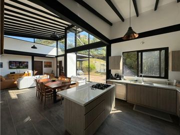 HERMOSA CASA FINCA EL RETIRO EN UNIDAD CERRADA EXCELENTE UBICACION
