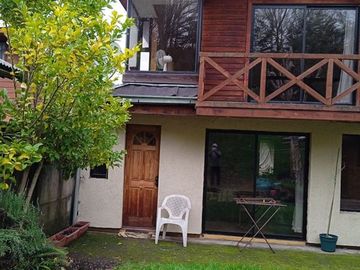 Casa en venta Villa Sta Elena de Maipo.en Temuco, 4 dormit.