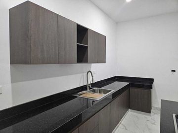 Casa (2P + 4 R) en Privada Morera en Cholul