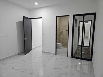 Casa (2P + 4 R) en Privada Morera en Cholul