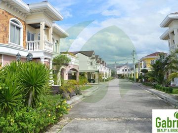 Luxurious Ready For Occupancy Single Detached House for Sale