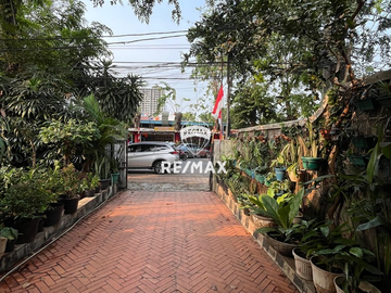 DIJUAL RUMAH TUA HITUNG TANAH SAJA DI PEJOMPONGAN RAYA JAKARTA PUSAT