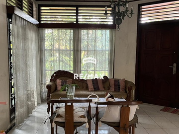 DIJUAL RUMAH TUA HITUNG TANAH SAJA DI PEJOMPONGAN RAYA JAKARTA PUSAT