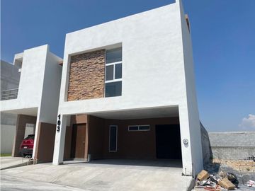 Casa en Venta en Cumbres Elite Premier 4 hab en García