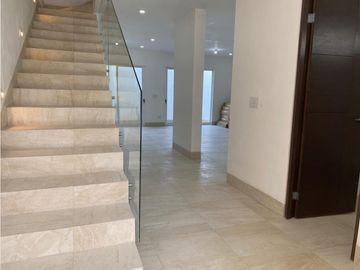 Casa en Venta en Cumbres Elite Premier 4 hab en García