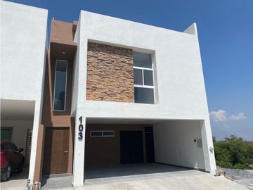 Casa en Venta en Cumbres Elite Premier 4 hab en García