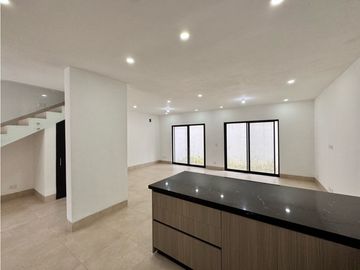 Casa en Venta en Cumbres Elite Premier con terraza en García