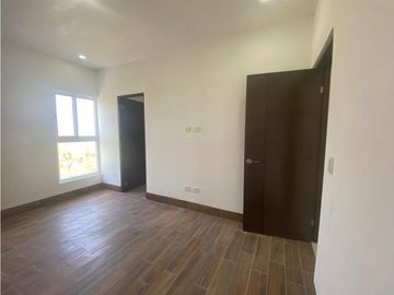 Casa en Venta en Cumbres Elite Premier 4 hab en García