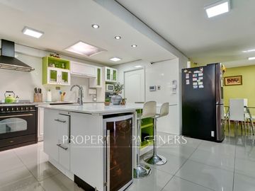 Venta de espectacular casa en condominio, Las Pircas Peñalolén