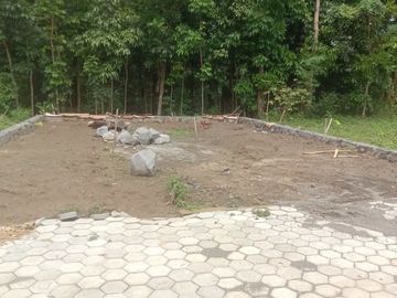 Dijual Tanah Timur Lapangan Jambidan-Bantul, 500 Jt-an, Sertifikat Redy