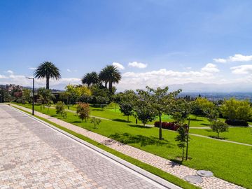 VENTA DEPARTAMENTO DETRAS DEL COLEGIO ALEMAN CUMBAYA