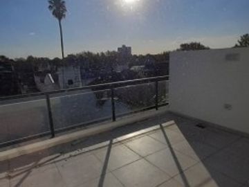 2 ambientes en dos plantas/ Con terraza,Balcon  y cochera