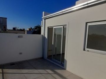 2 ambientes en dos plantas/ Con terraza,Balcon  y cochera
