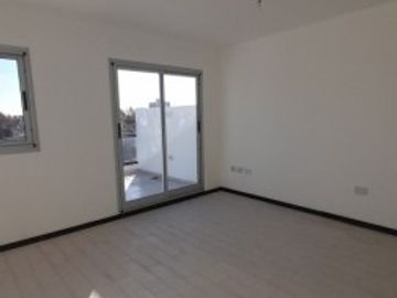 2 ambientes en dos plantas/ Con terraza,Balcon  y cochera
