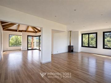 Casa en venta de 5 dorm. en Lo Barnechea