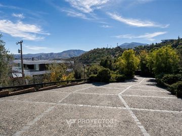 Casa en venta de 5 dorm. en Lo Barnechea