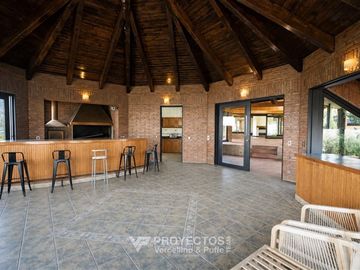 Casa en venta de 5 dorm. en Lo Barnechea