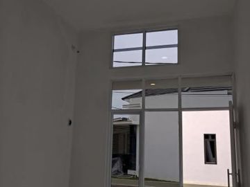 Rumah asri nyaman dalam cluster 2 lantai 800 jt an di Pasir Putih Depok (tres