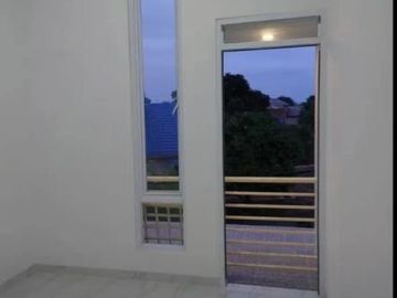 Rumah asri nyaman dalam cluster 2 lantai 800 jt an di Pasir Putih Depok (tres