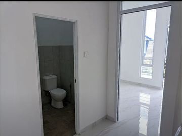 Rumah asri nyaman dalam cluster 2 lantai 800 jt an di Pasir Putih Depok (tres