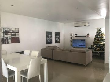 ITUZAINGO N. CHALET MODERNO EN BARRIO CERRADO