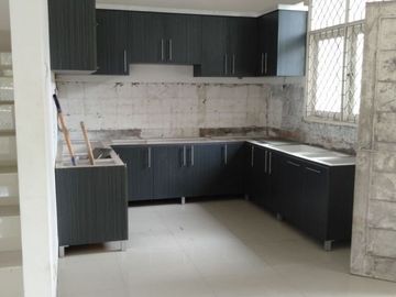 Rumah mewah 2, 5 lantai di depok pancoran mas