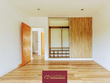 Casa de 5 ambientes en  Venta en Boca Ratón Pilar